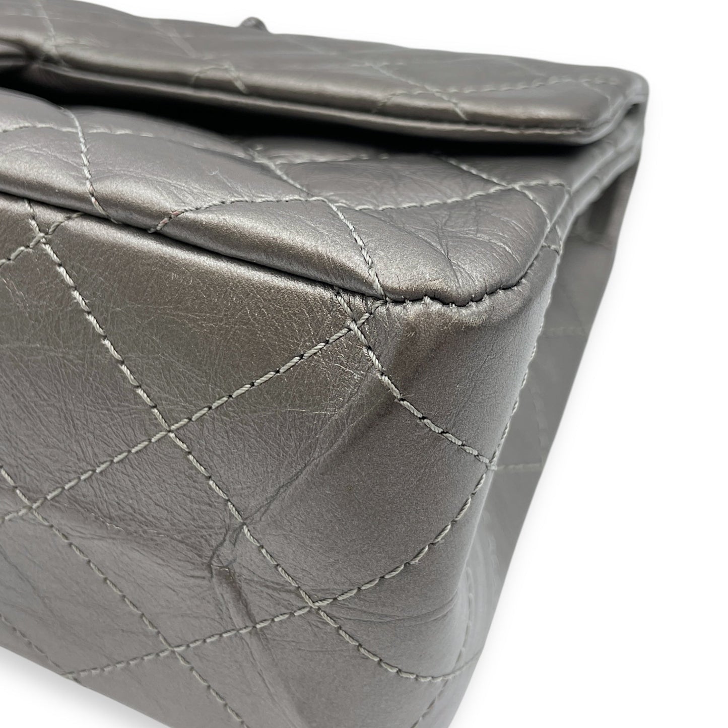 2.55 Reissue Silver Shoulder Bag in Distressed Leather, Ruthenium hardware