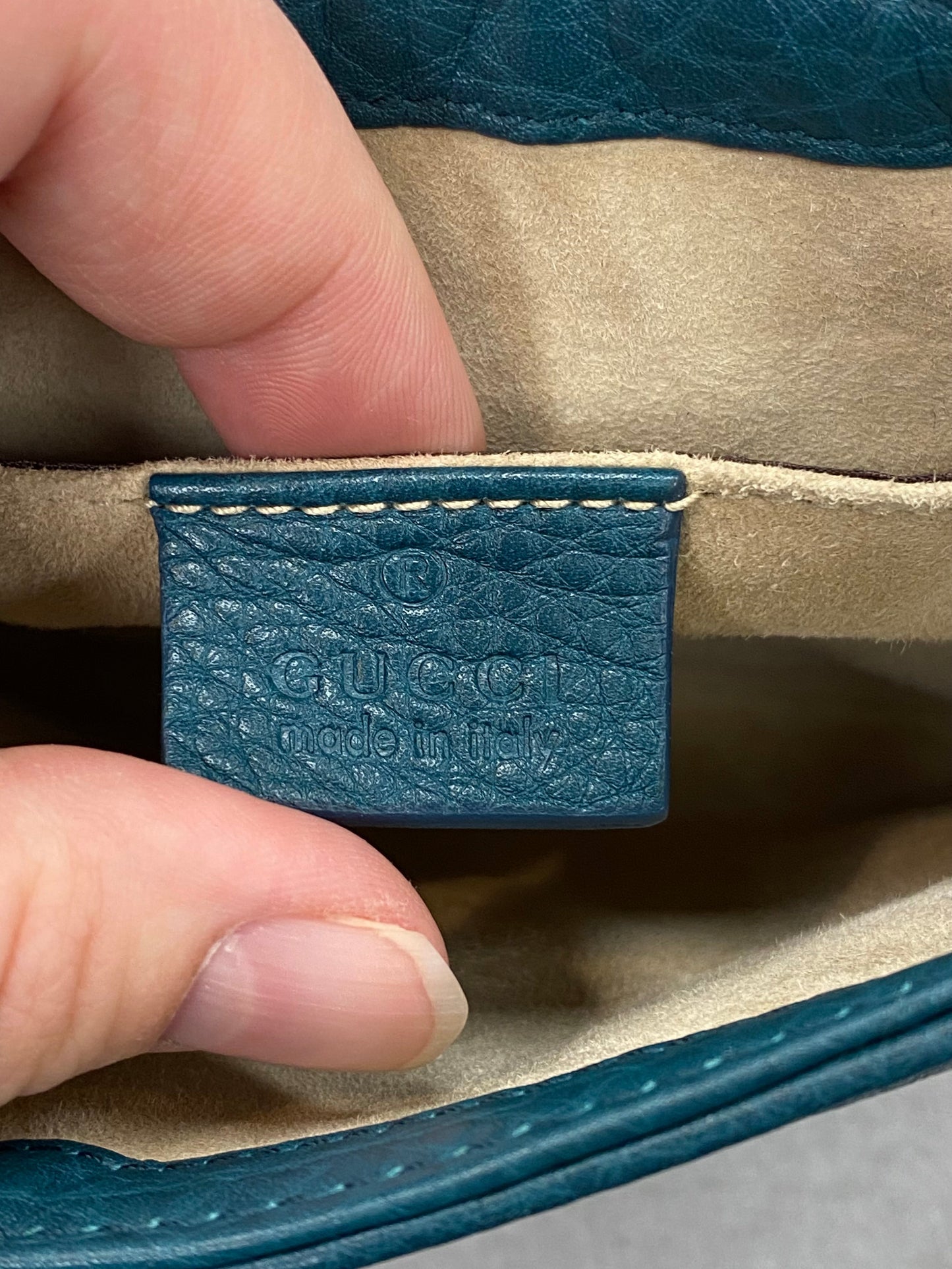 Crossbody Luxury Designer By Gucci Size: Small