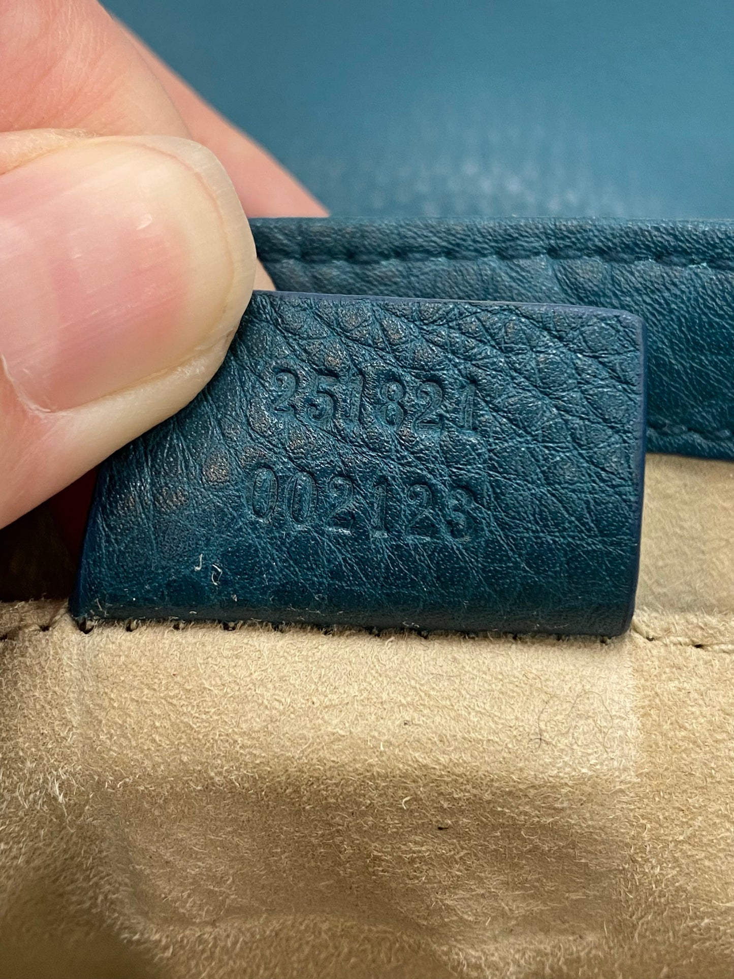 Crossbody Luxury Designer By Gucci Size: Small