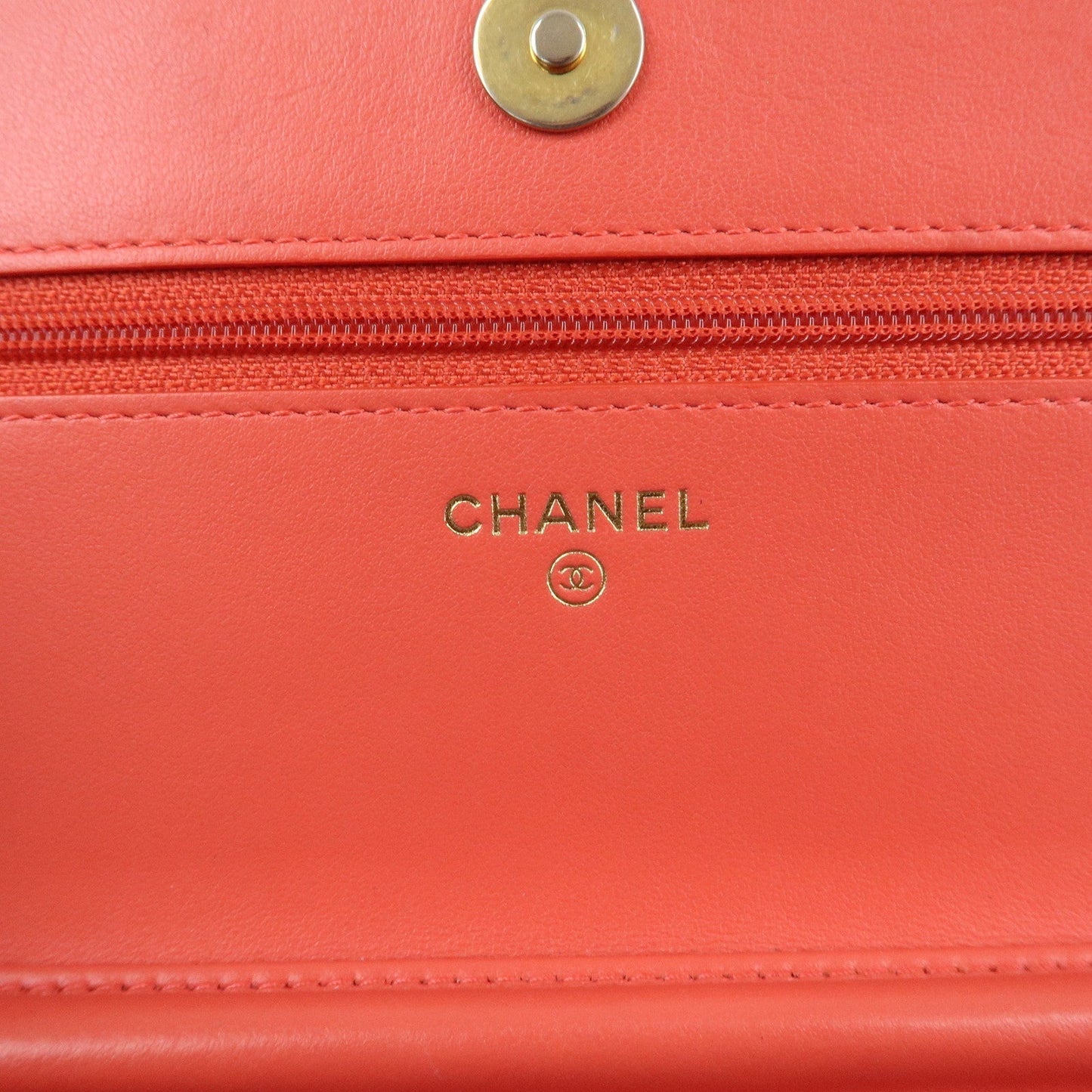 CHANEL CC Filigree Matelasse Caviar Skin Chain Shoulder Bag A84451