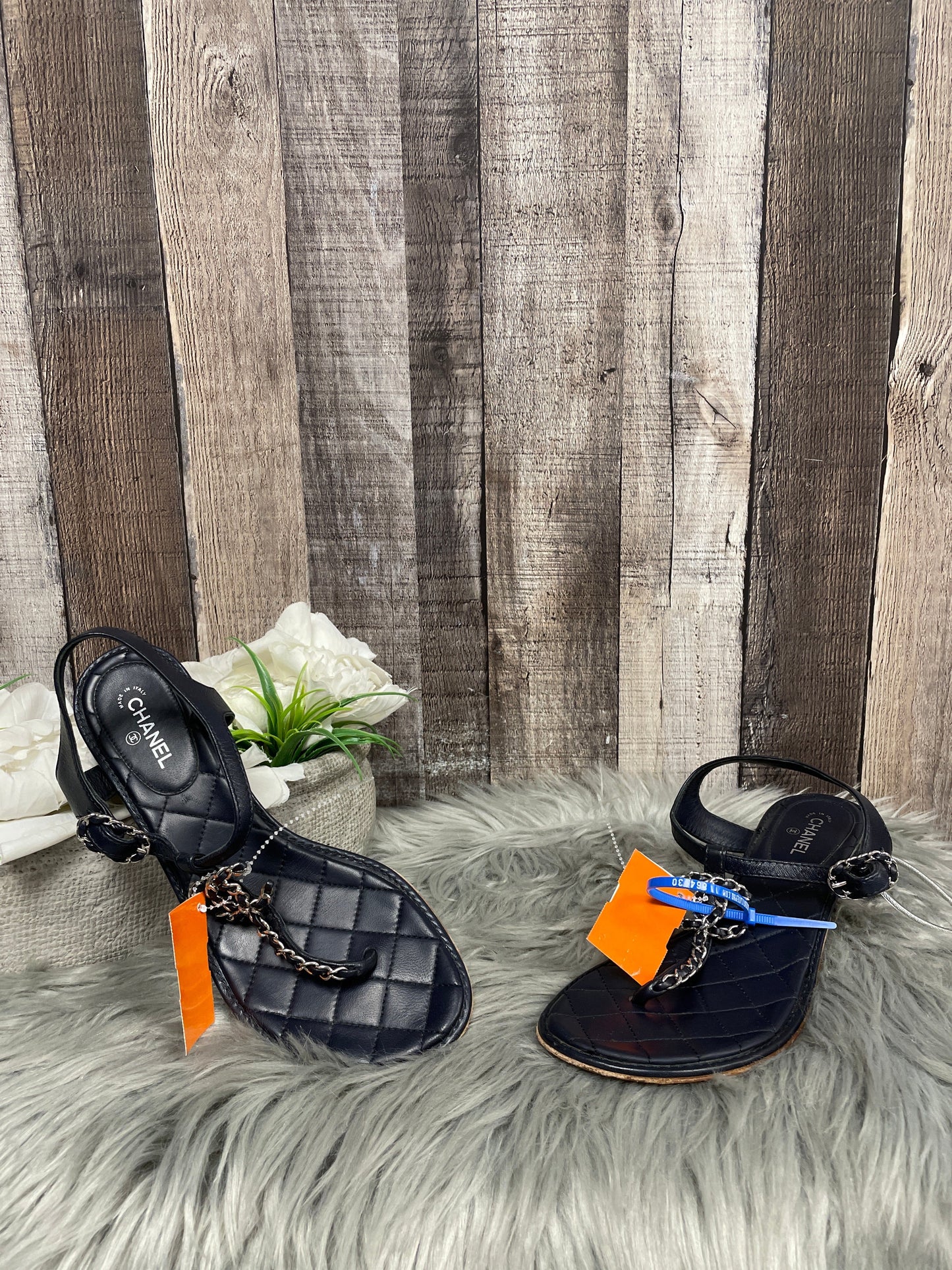 Sandals Luxury Designer By Chanel Size: 8.5