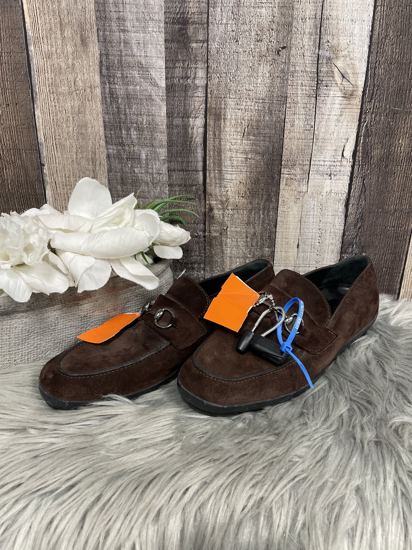 Shoes Luxury Designer By Gucci Size: 7