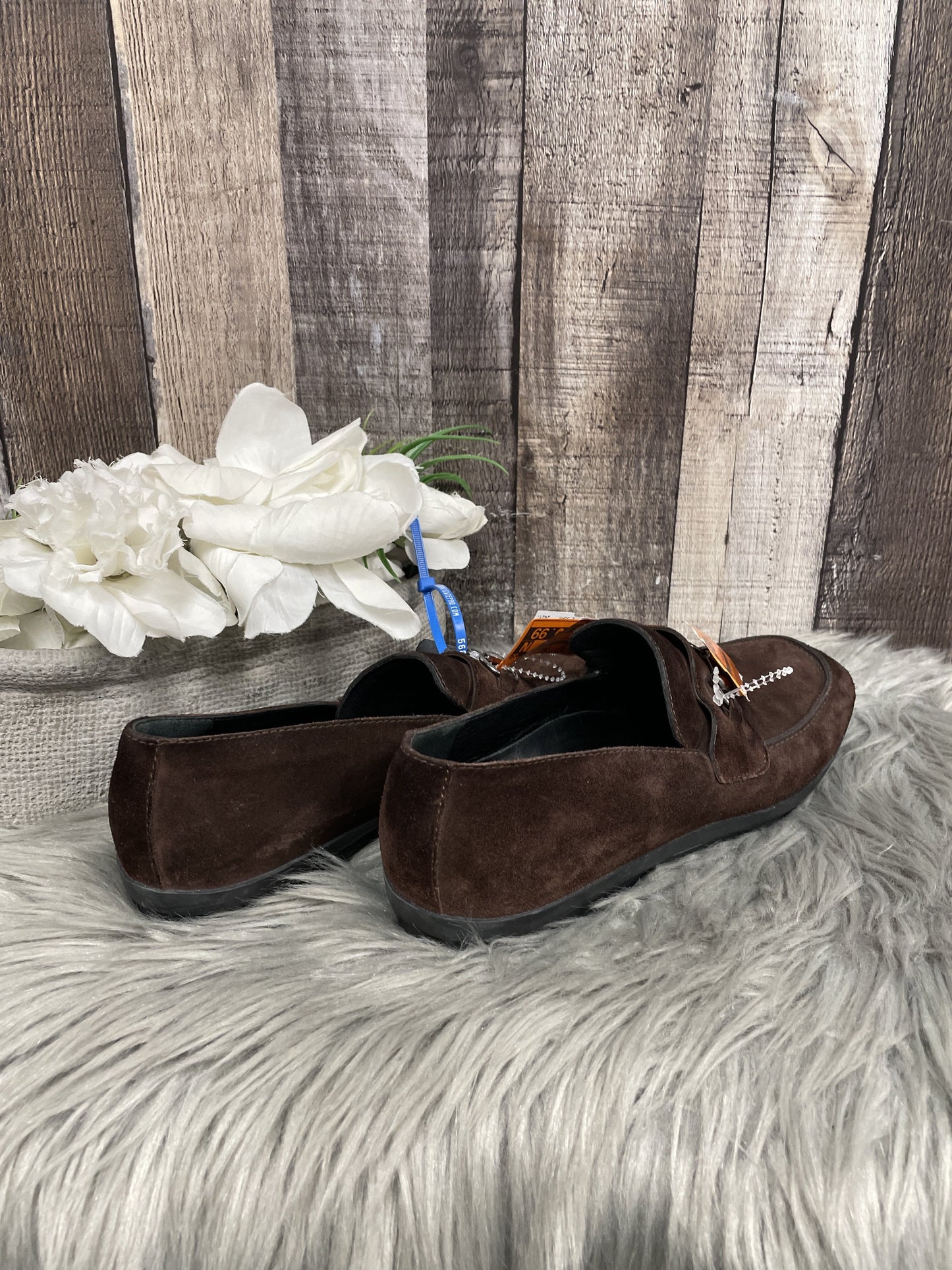 Shoes Luxury Designer By Gucci Size: 7