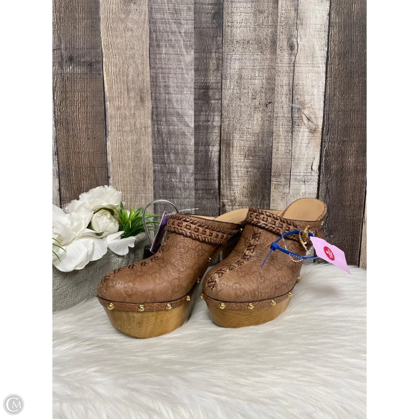 Shoes Luxury Designer By Gucci In Brown, Size: 9