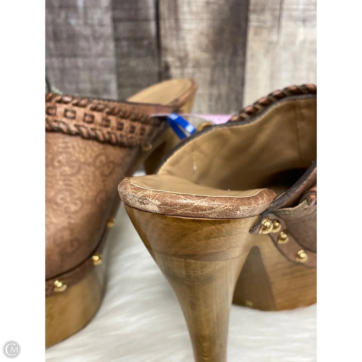 Shoes Luxury Designer By Gucci In Brown, Size: 9