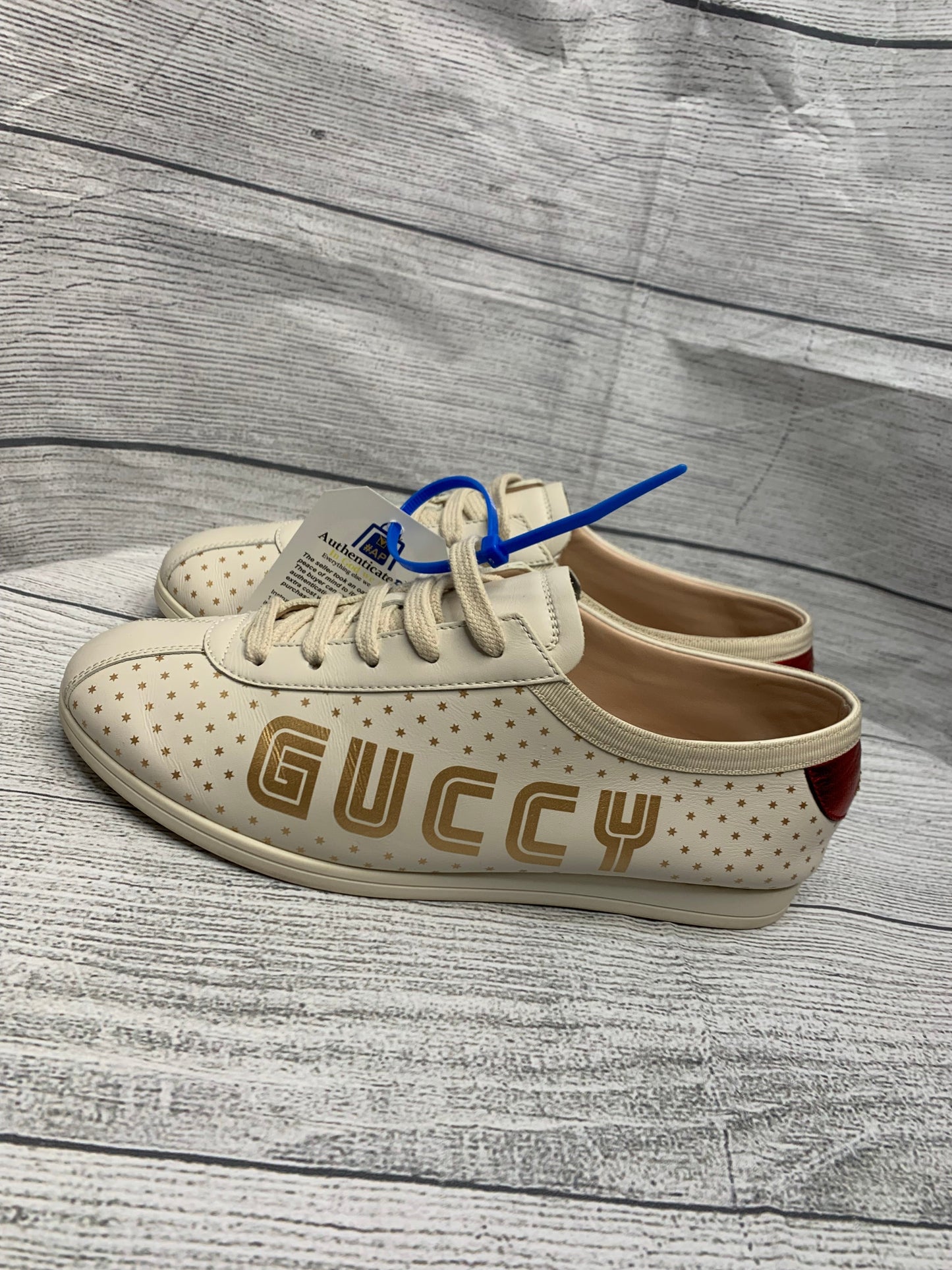 Shoes Designer By Gucci Size: 7.5