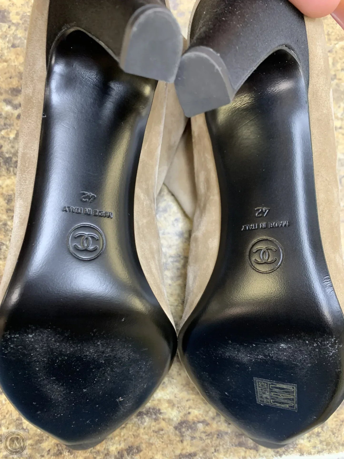 Shoes Luxury Designer By Chanel In Black & Cream, Size: 12