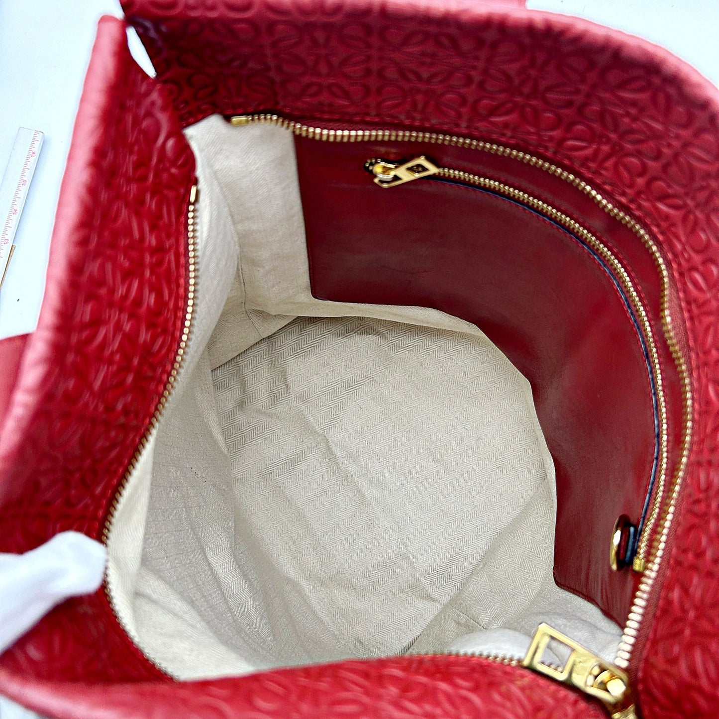 Pre-owned Loewe bolso tote de piel con anagrama rojo Roja Burdeos Cuero Becerro LA32255