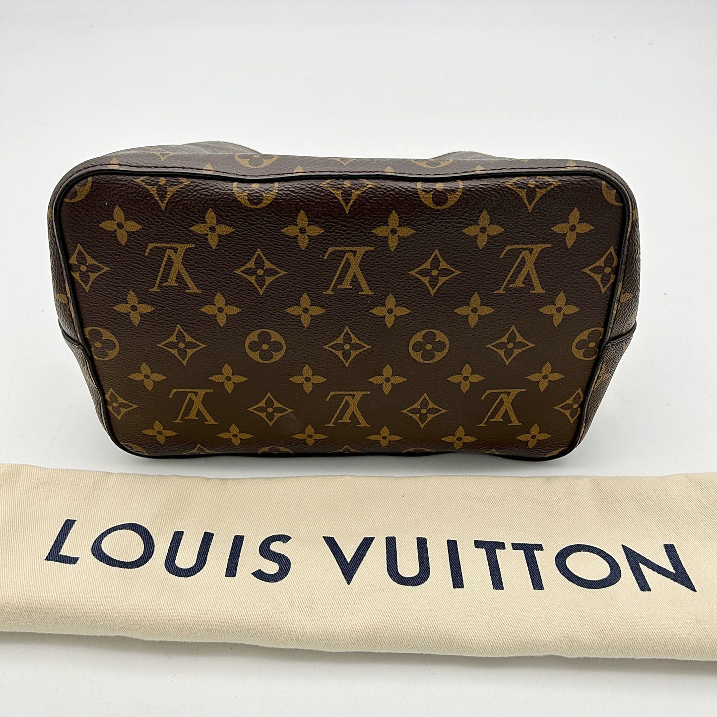 Louis Vuitton LV Monogram Néonoé MM - Brown Bucket Bags, Handbags LA27913