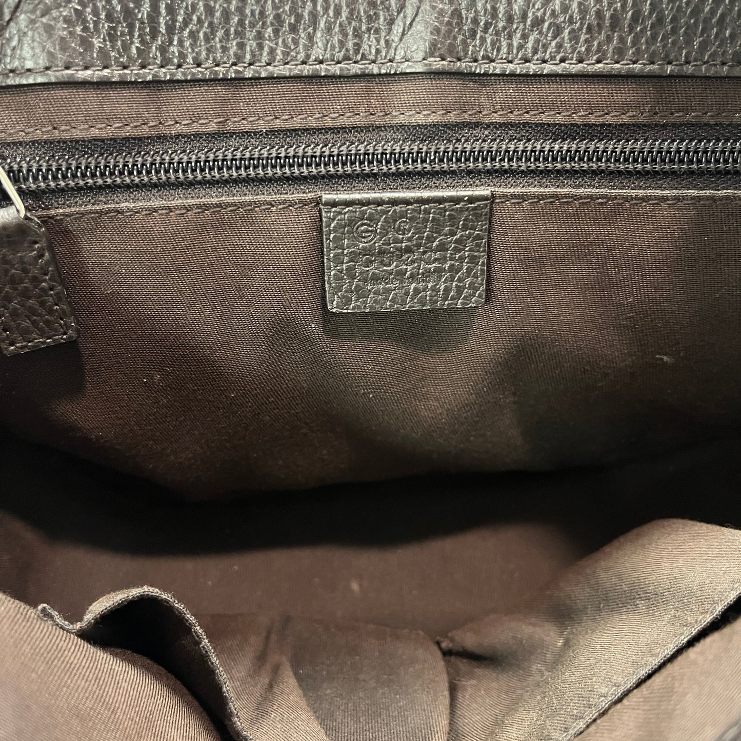 Crossbody Designer By Gucci Size: Large