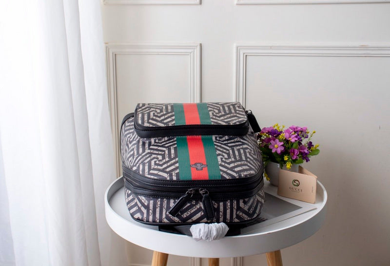 Gucci Bags - The Tote 1099