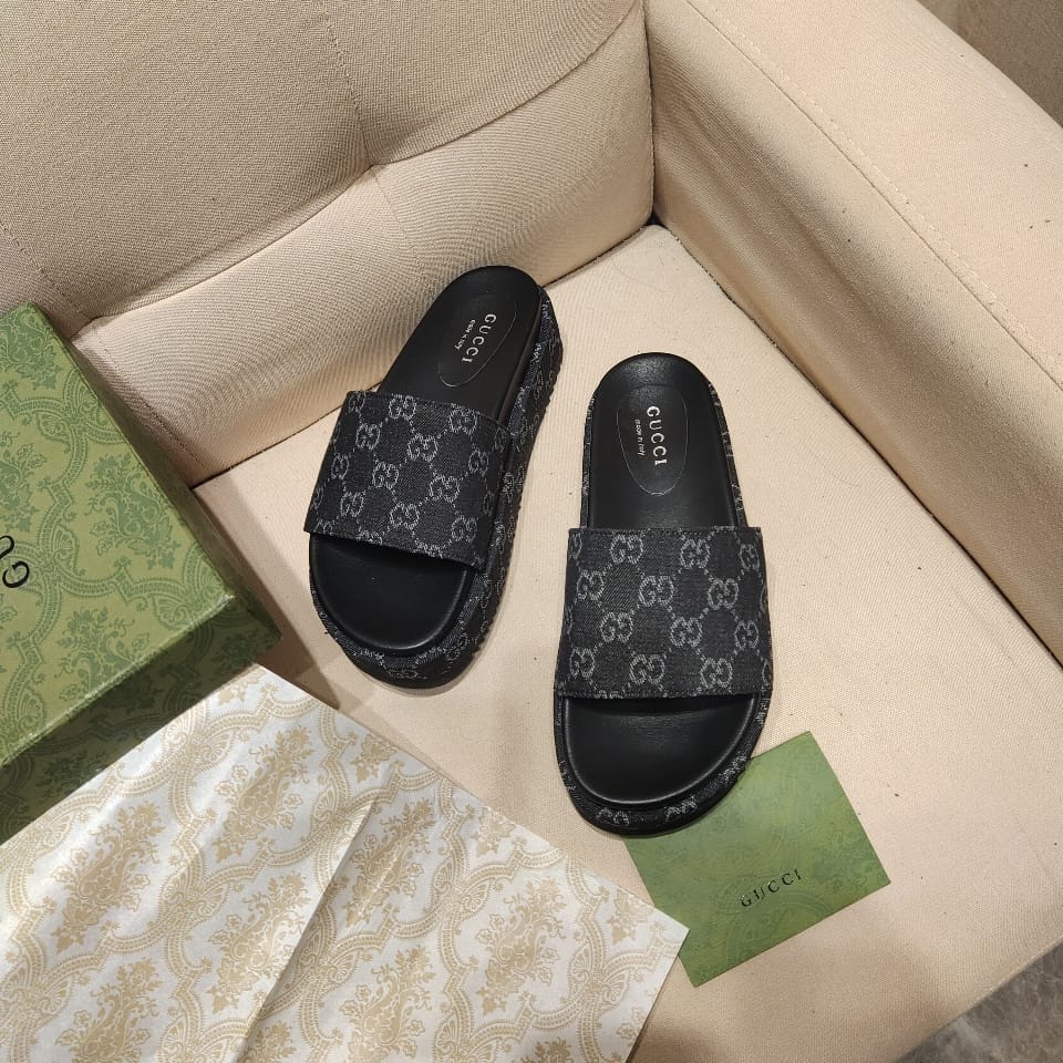 Gucci Women's platform Slide Sandals