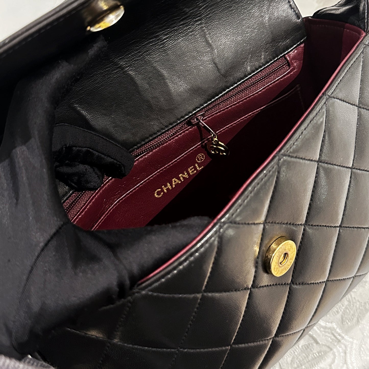 Chanel vintage so black shoulder bag