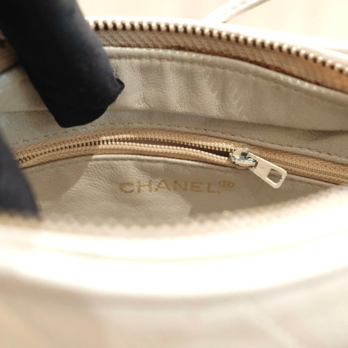 Chanel vintage hobo shoulder bag