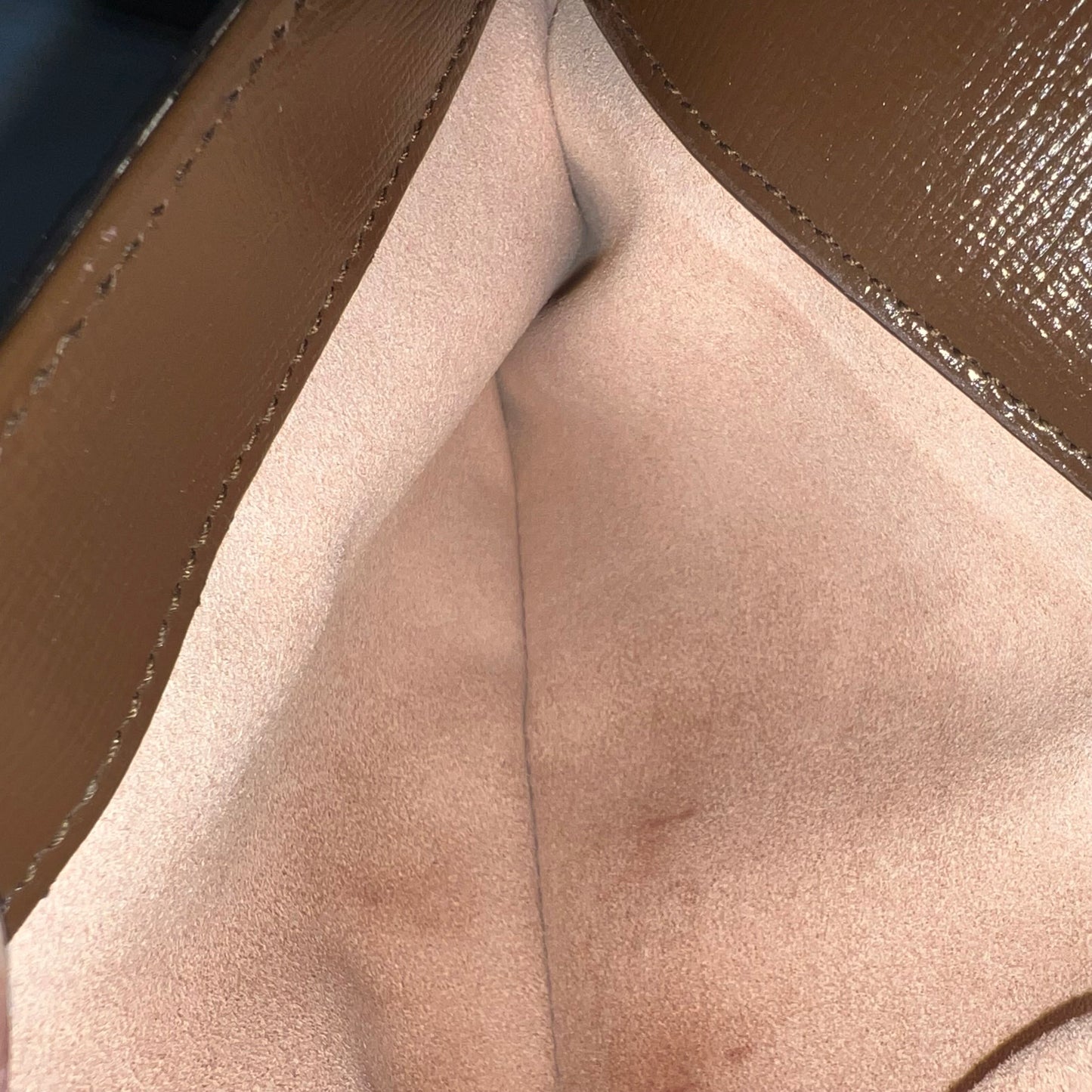 Crossbody Luxury Designer By Gucci Size: Small