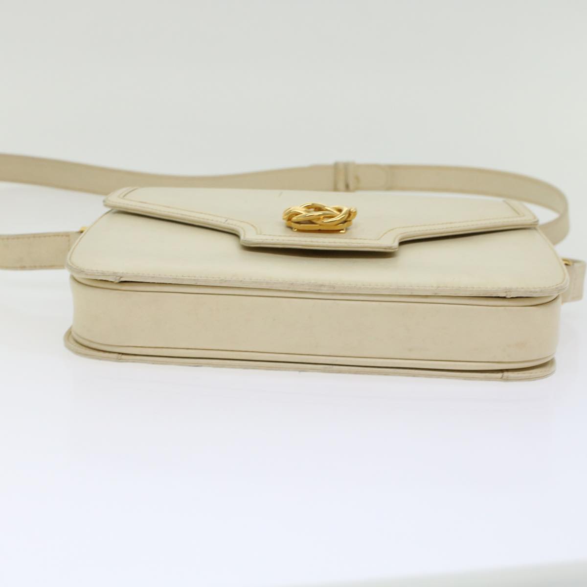 GUCCI Turn Lock Shoulder Bag Leather White 001.406.0587 45900