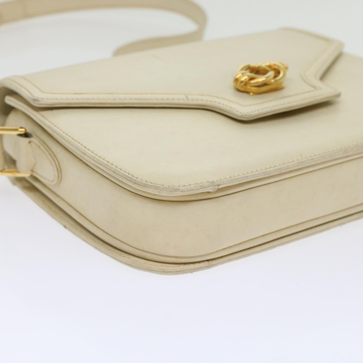 GUCCI Turn Lock Shoulder Bag Leather White 001.406.0587 45900