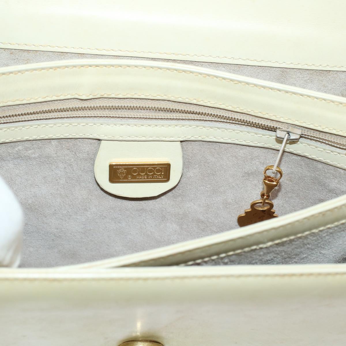 GUCCI Turn Lock Shoulder Bag Leather White 001.406.0587 45900