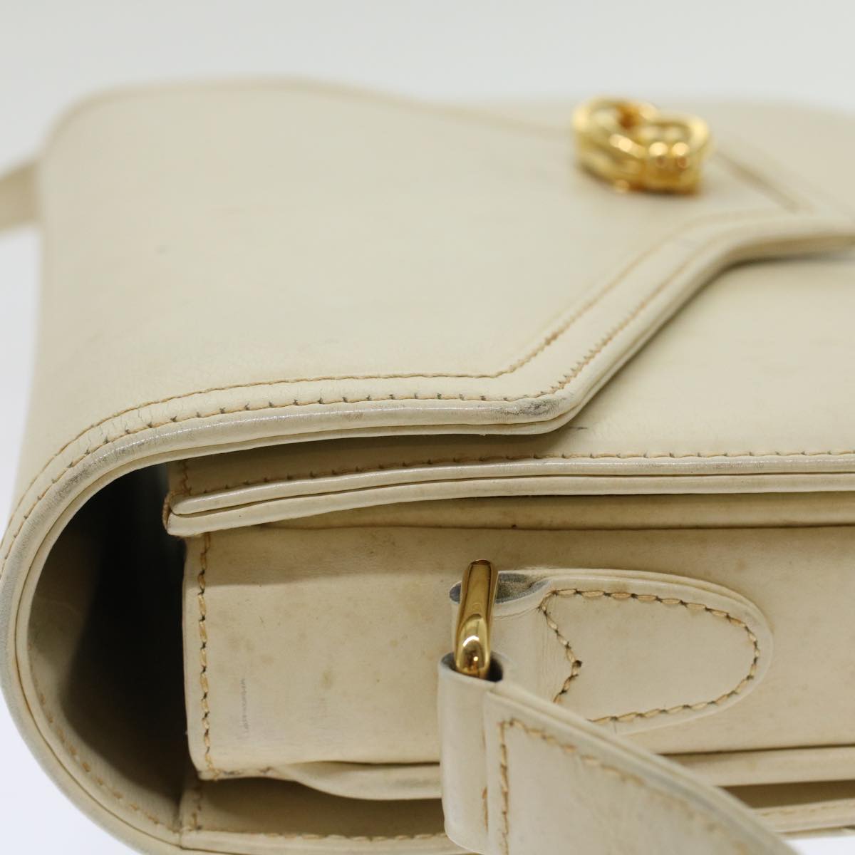 GUCCI Turn Lock Shoulder Bag Leather White 001.406.0587 45900
