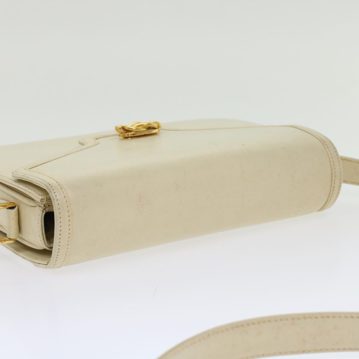 GUCCI Turn Lock Shoulder Bag Leather White 001.406.0587 45900