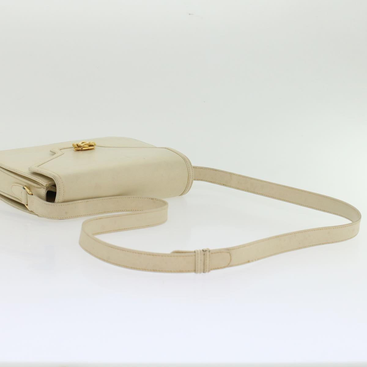 GUCCI Turn Lock Shoulder Bag Leather White 001.406.0587 45900