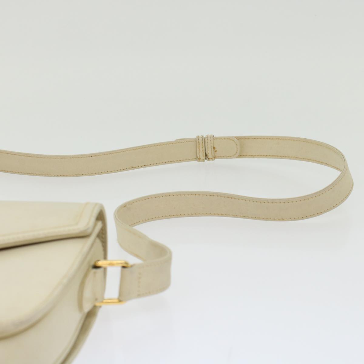 GUCCI Turn Lock Shoulder Bag Leather White 001.406.0587 45900