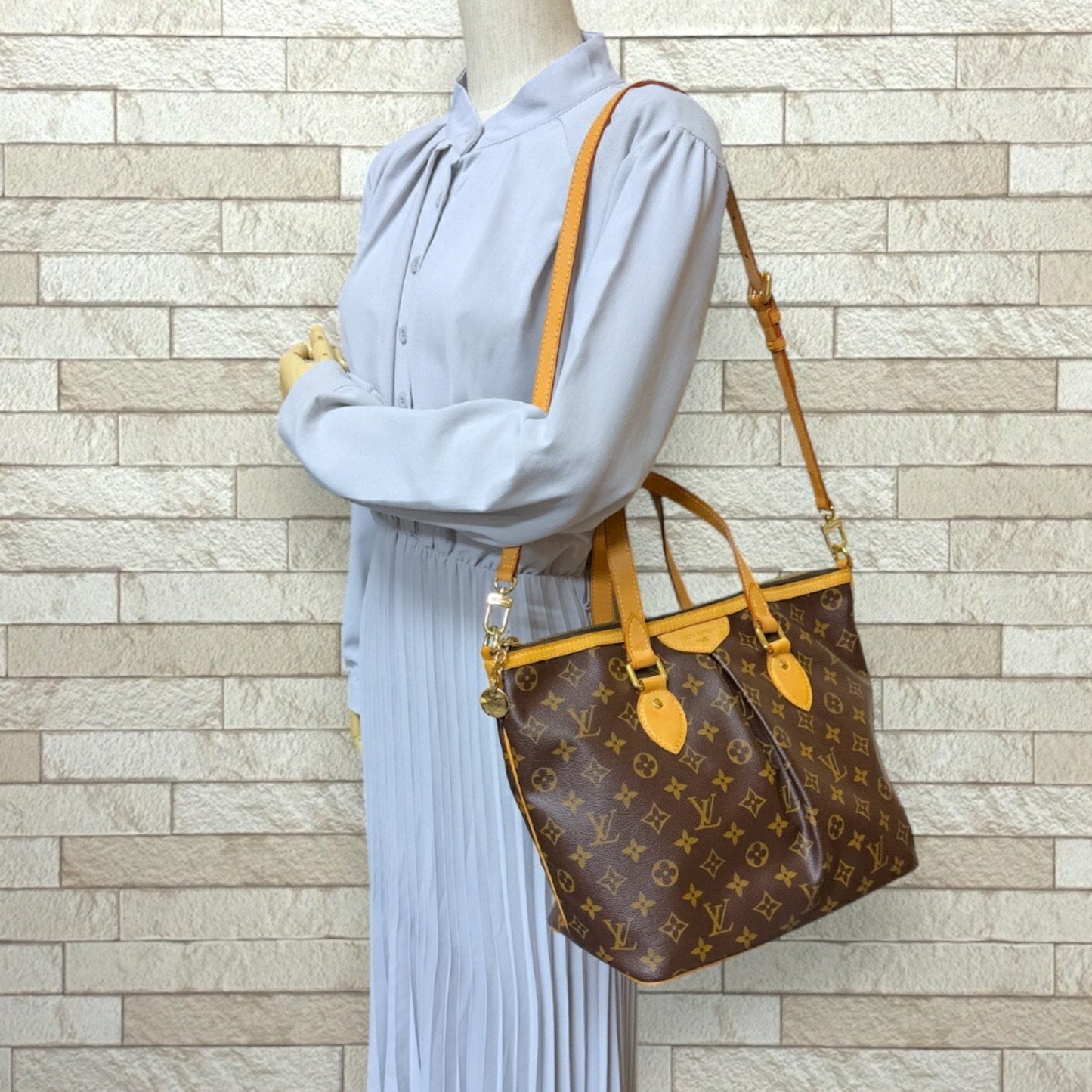 Louis Vuitton Monogram Monogram Shoulder Bag