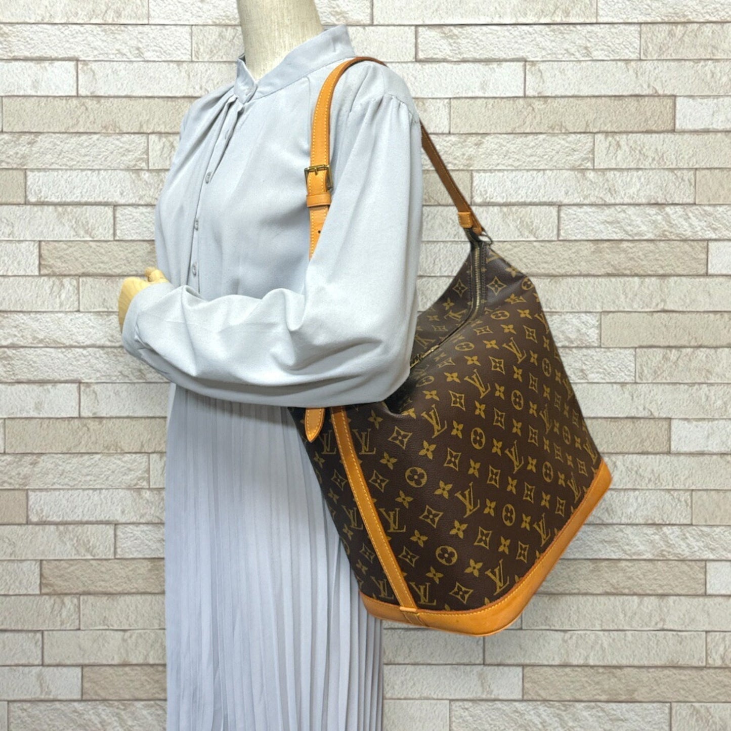 Louis Vuitton Monogram Shoulder Bag