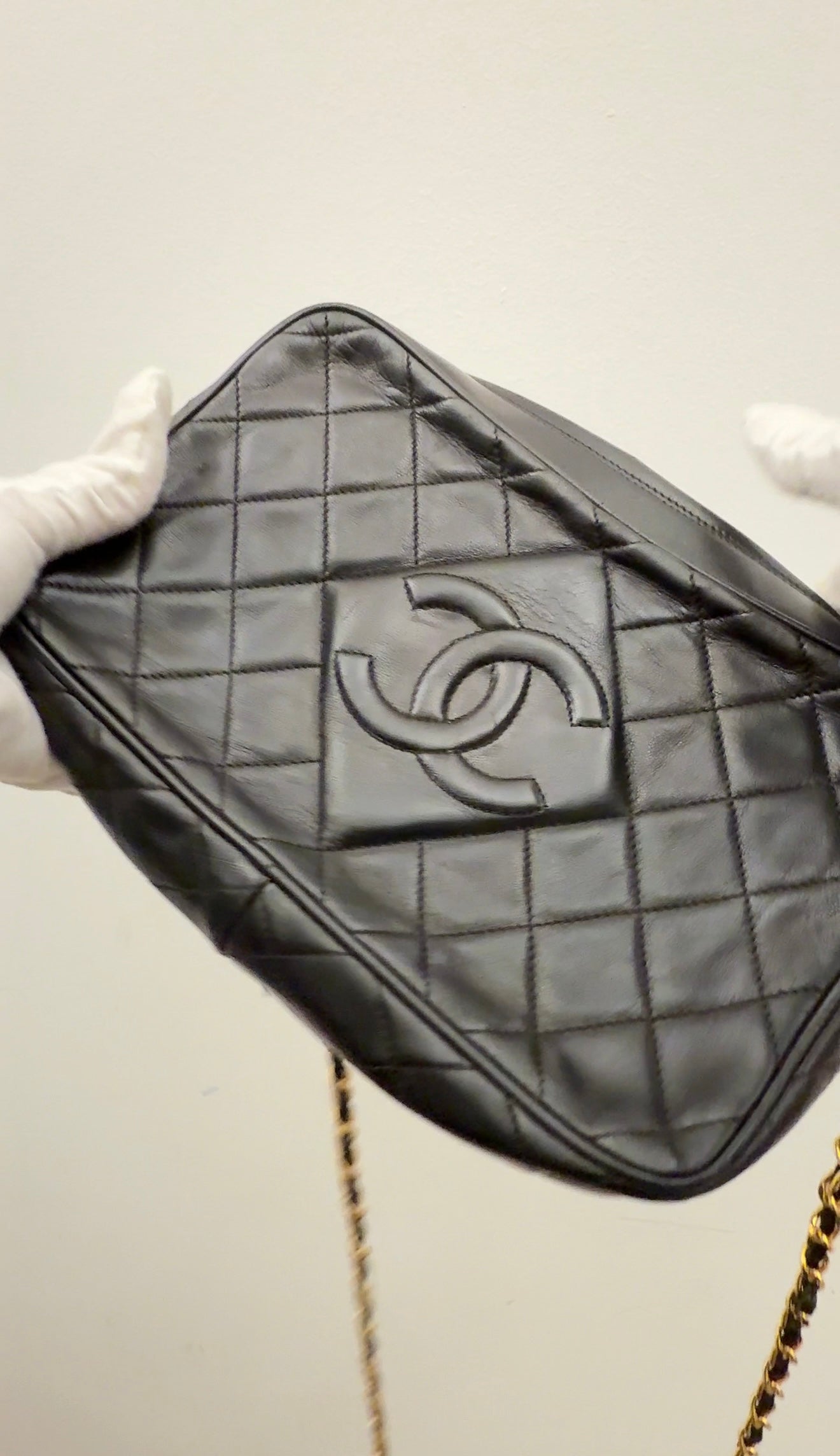 CHANEL Lambskin Quilted CC Tassel Camera Case Black B21-6