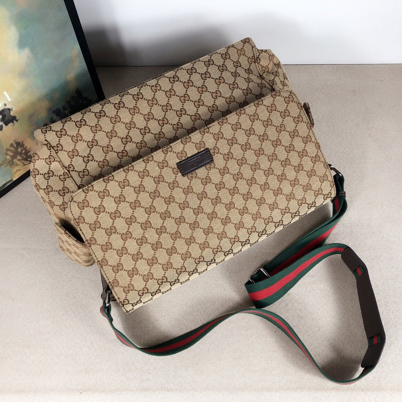 Gucci Bags - The Tote 915