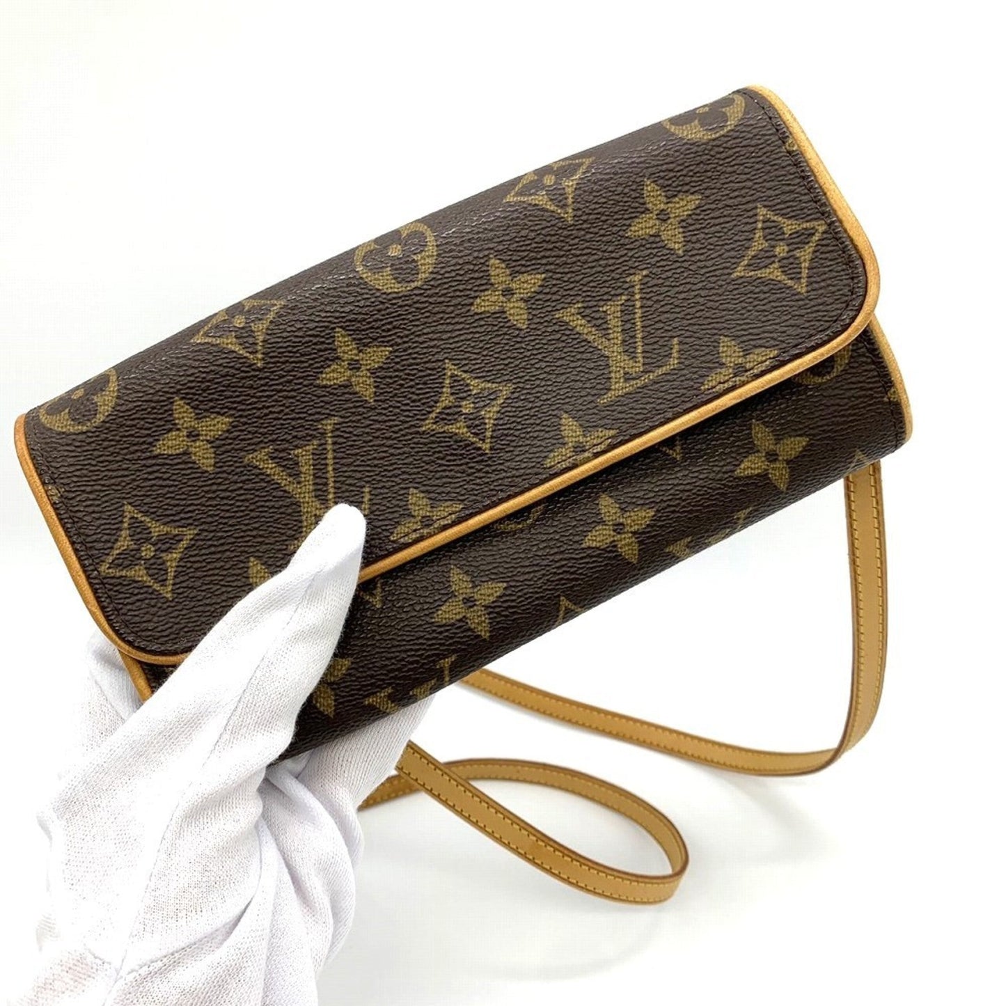 Louis Vuitton Monogram Canvas Pochette Shoulder Bag