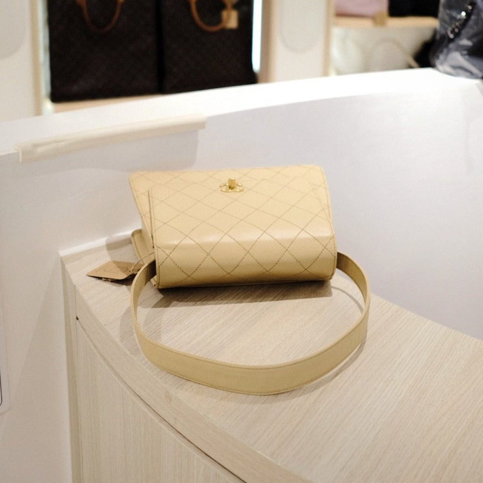 Chanel vintage kelly shoulder bag