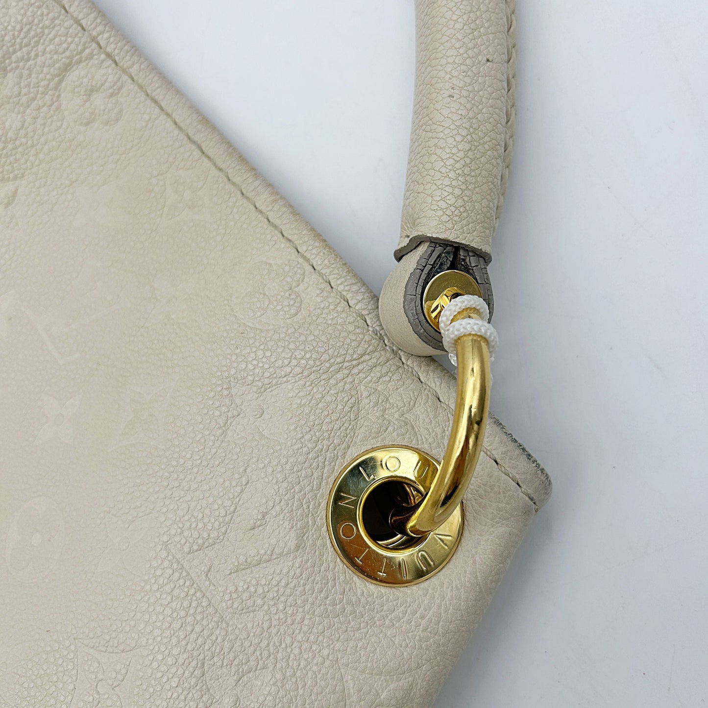 Louis Vuitton | Bags | Lv Artsy Cream Bag LA16922
