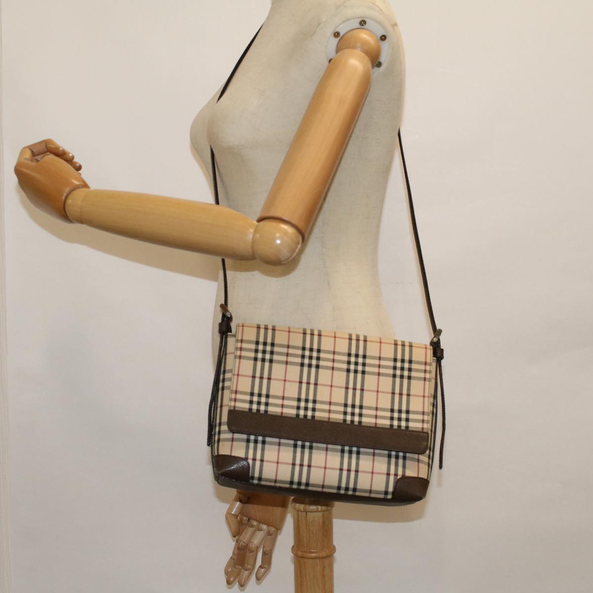 Burberry Nova Check Shoulder Bag Canvas Beige Brown Auth 60352