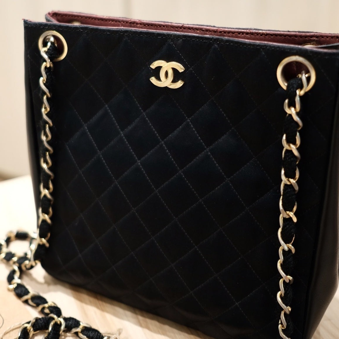 Chanel vintage shoulder bag