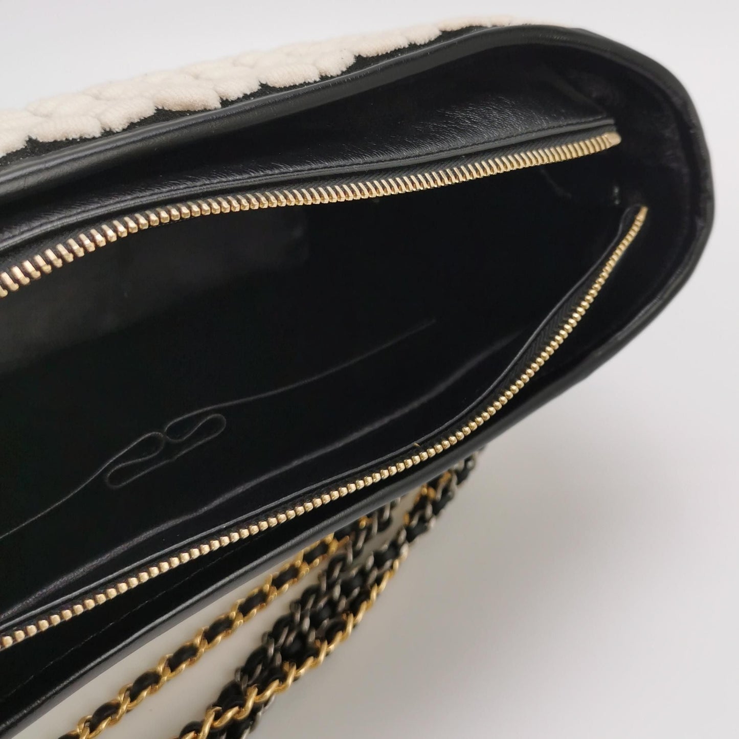 Preloved Chanel Gabrielle Hobo Medium Calfskin Contrast Strap Shoulder Bag 250501781173673