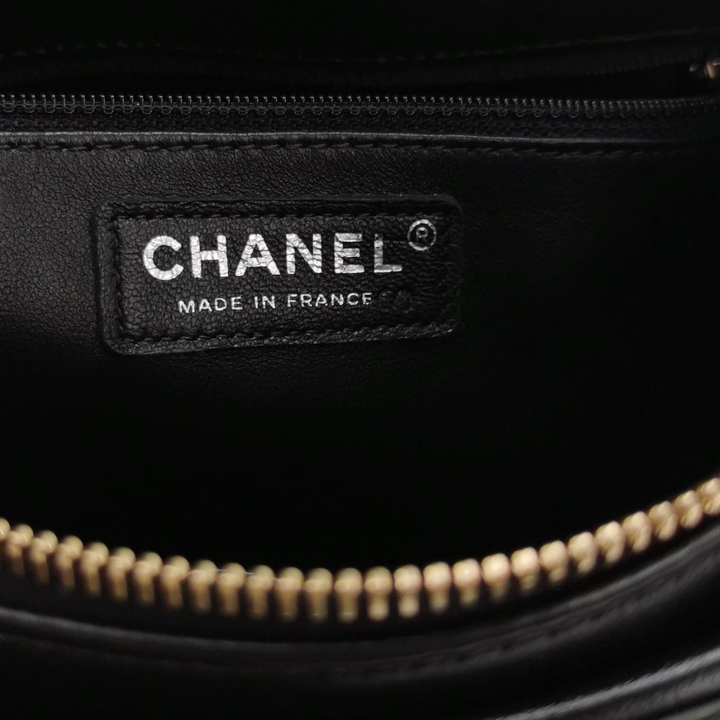 Preloved Chanel Gabrielle Hobo Medium Calfskin Contrast Strap Shoulder Bag 250501781173673