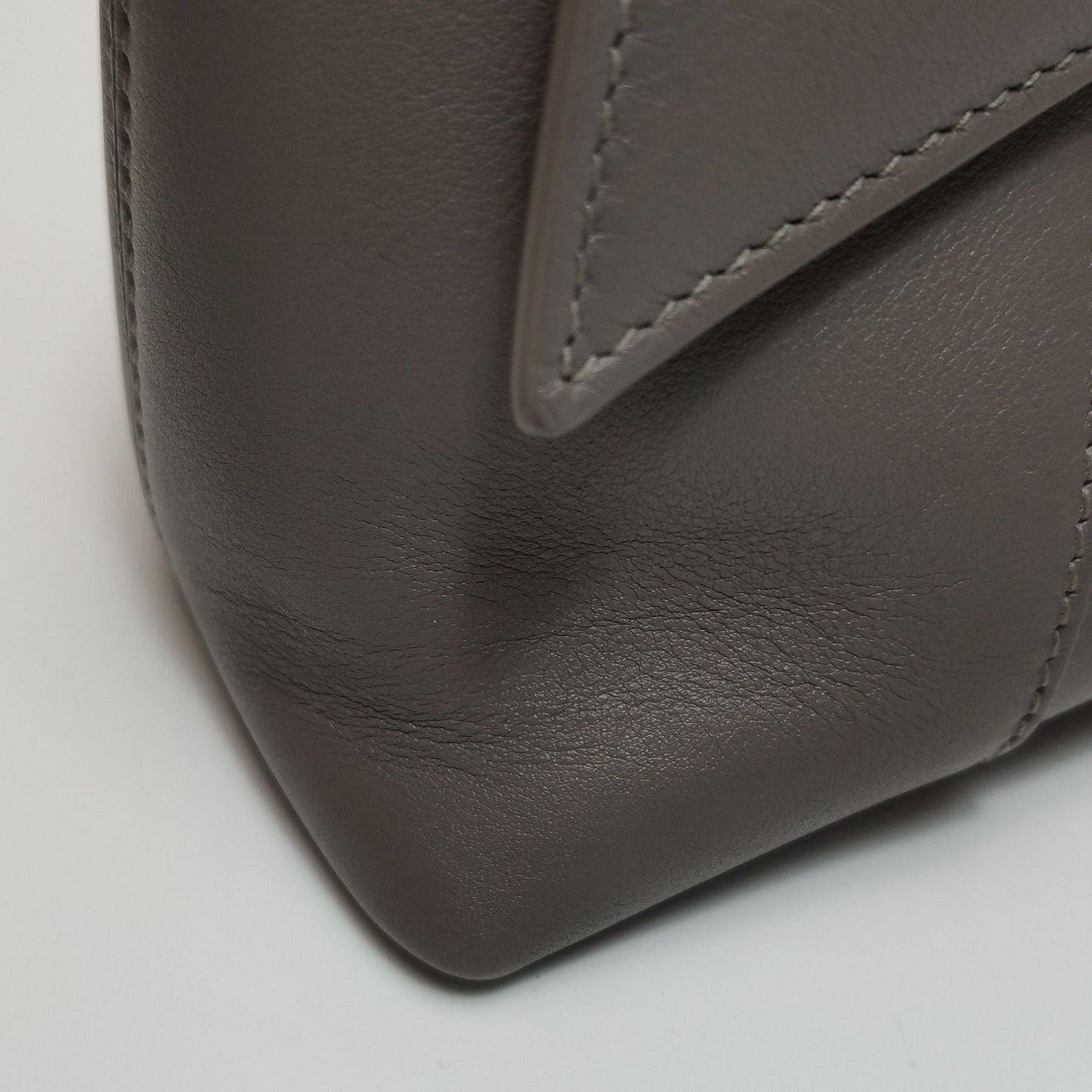 Preloved Balenciaga Downtown Small Leather Solid B Buckle Shoulder Bag 250501781174134