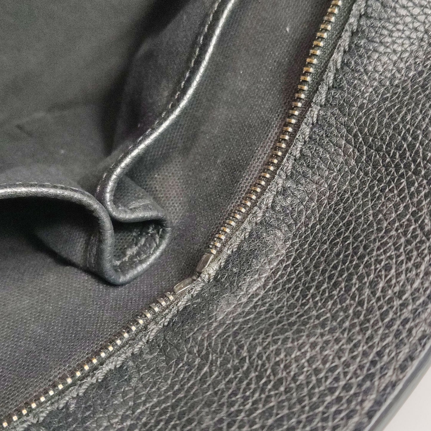 Preloved Alexander McQueen Skull Padlock Medium Leather Crossbody Bag 24091278862291