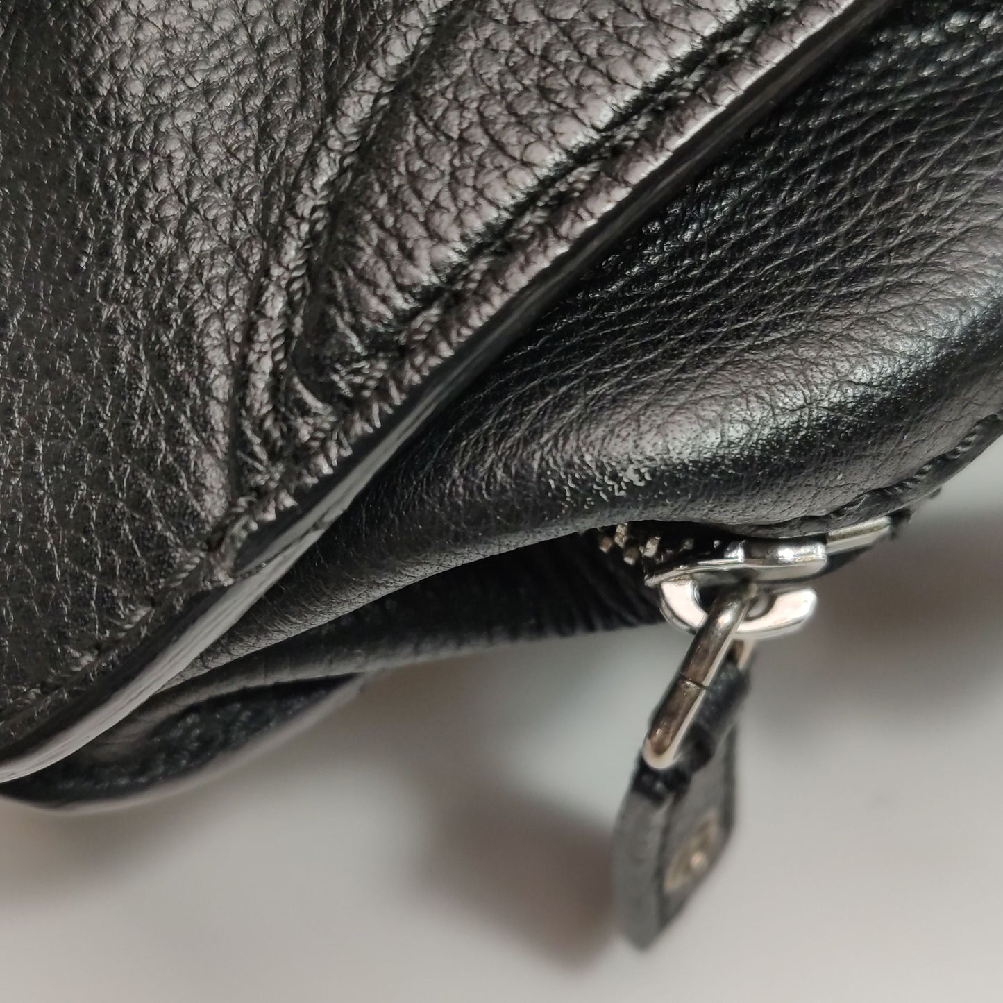 Preloved Alexander McQueen Skull Padlock Medium Leather Crossbody Bag 24091278862291