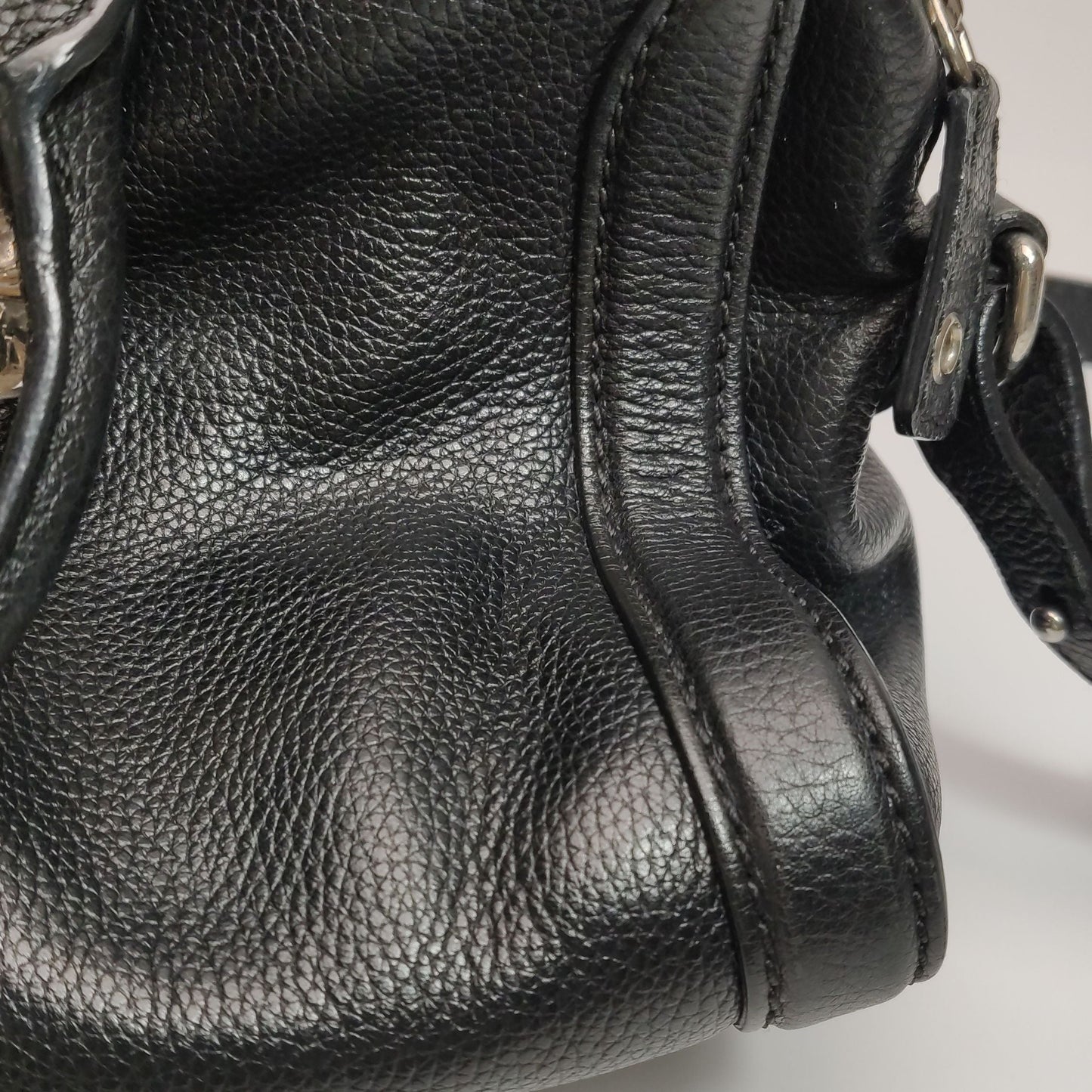 Preloved Alexander McQueen Skull Padlock Medium Leather Crossbody Bag 24091278862291