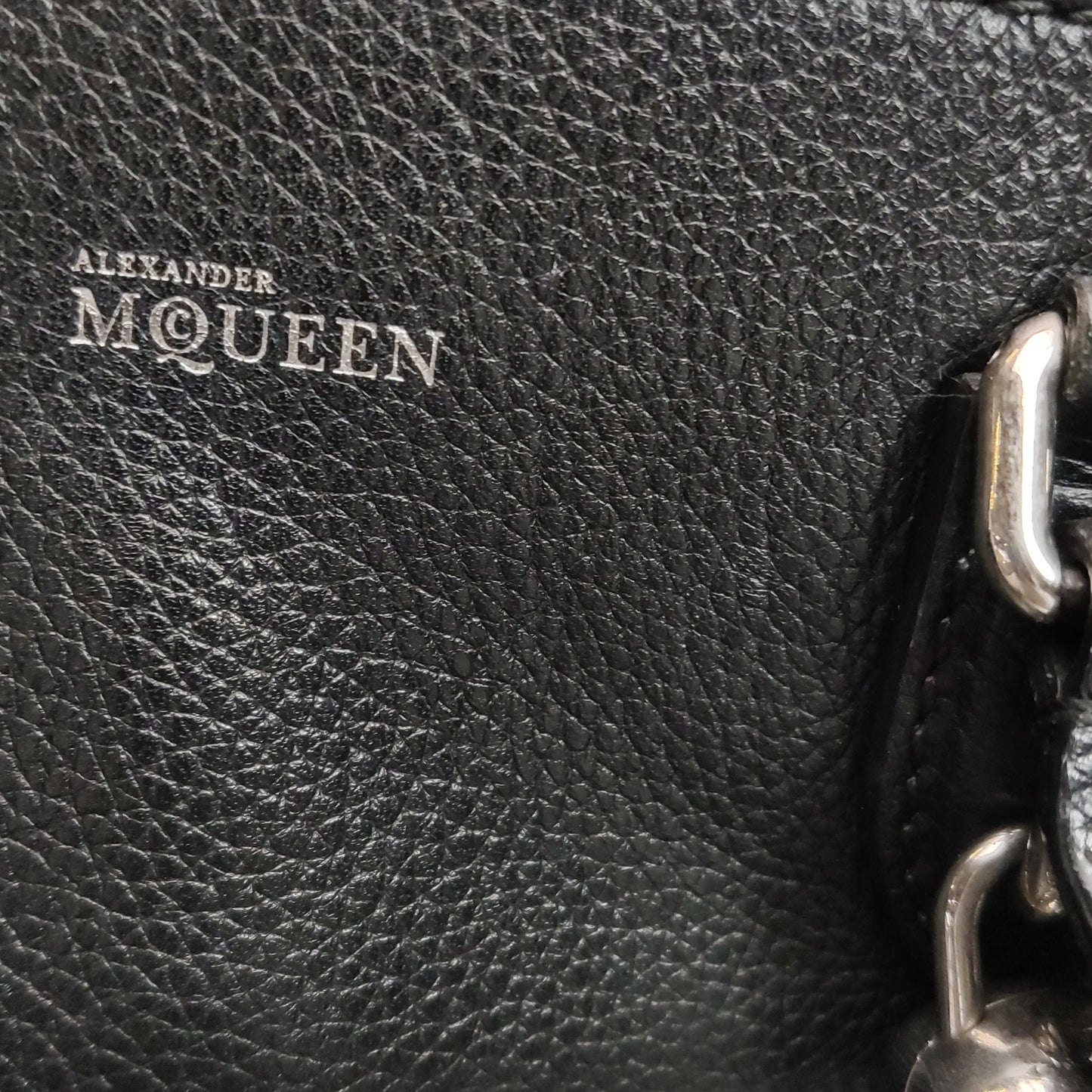 Preloved Alexander McQueen Skull Padlock Medium Leather Crossbody Bag 24091278862291