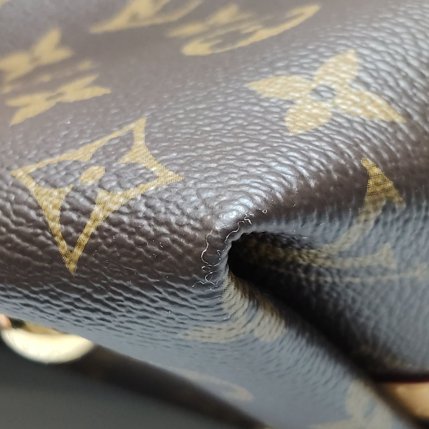 Louis Vuitton Carry All Small Monogram Shoulder Bag with Chip 250107781015595