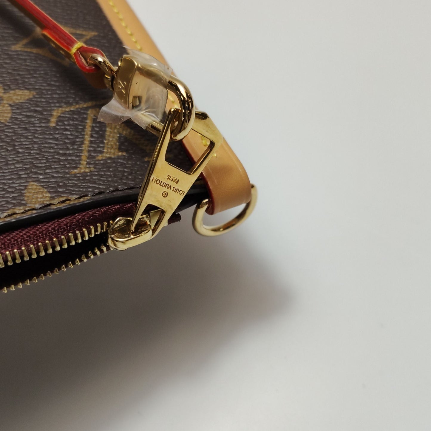 Louis Vuitton Carry All Small Monogram Shoulder Bag with Chip 250107781015595