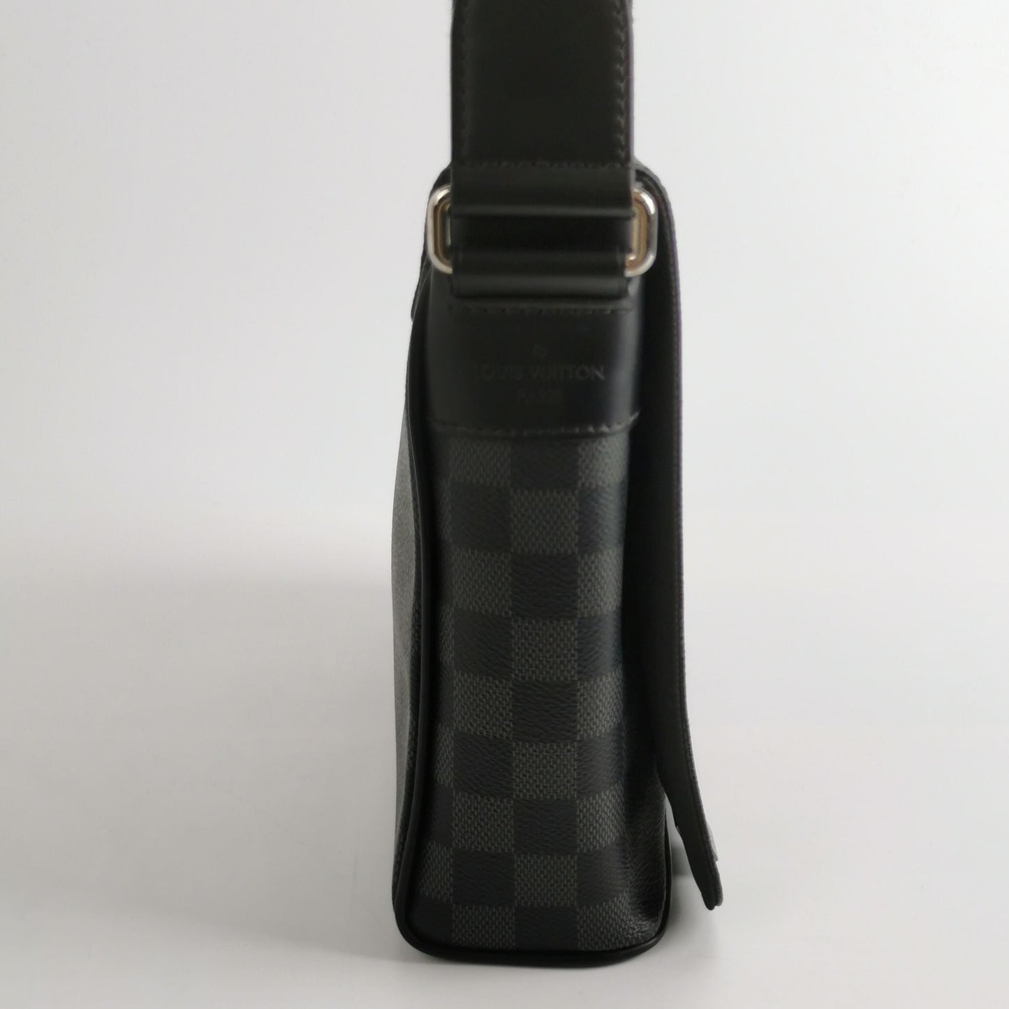 Louis Vuitton District Leather Checkerboard Flap Shoulder Bag 250501781174269