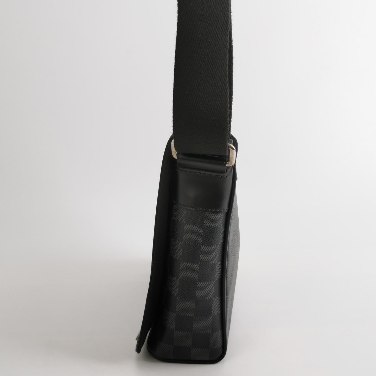 Louis Vuitton District Leather Checkerboard Flap Shoulder Bag 250501781174269