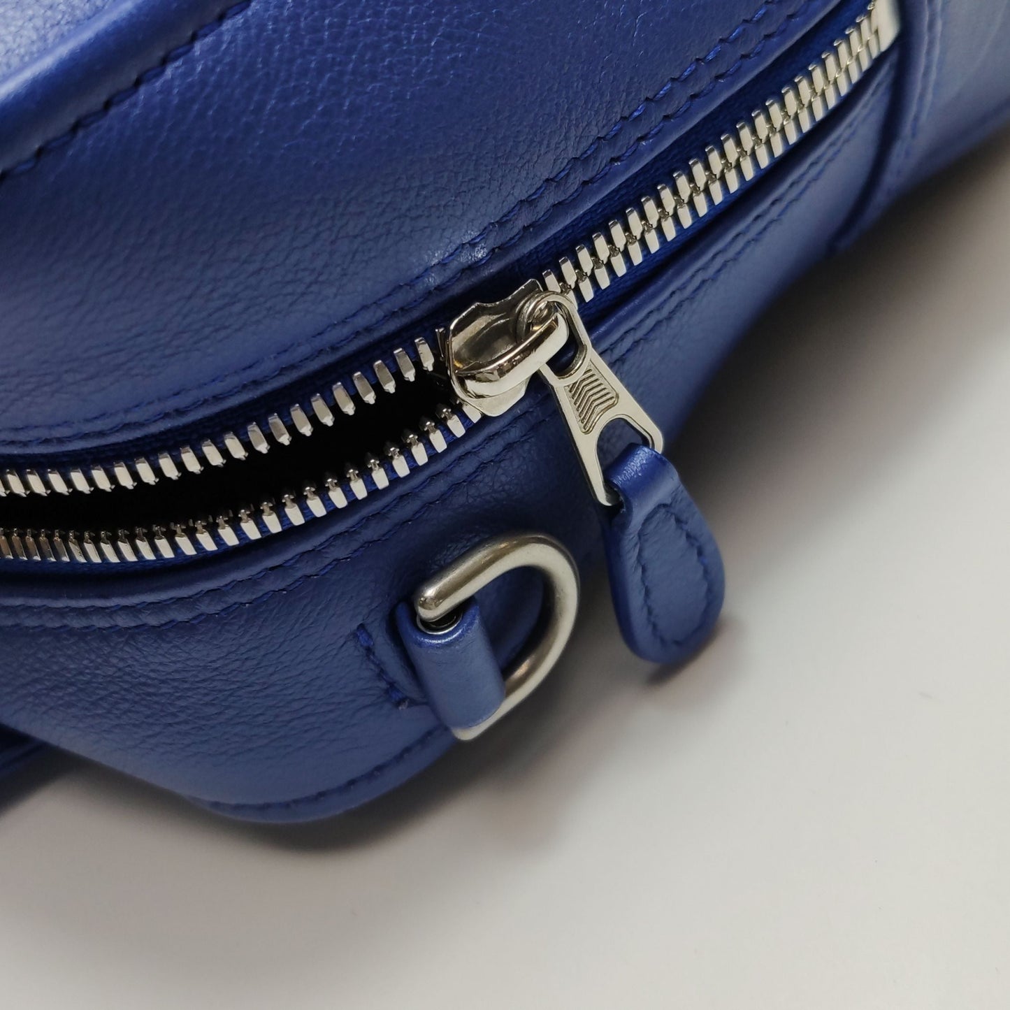 Preloved Balenciaga Calfskin Solid Letter Logo Zip Crossbody Shoulder Bag 250503781176793