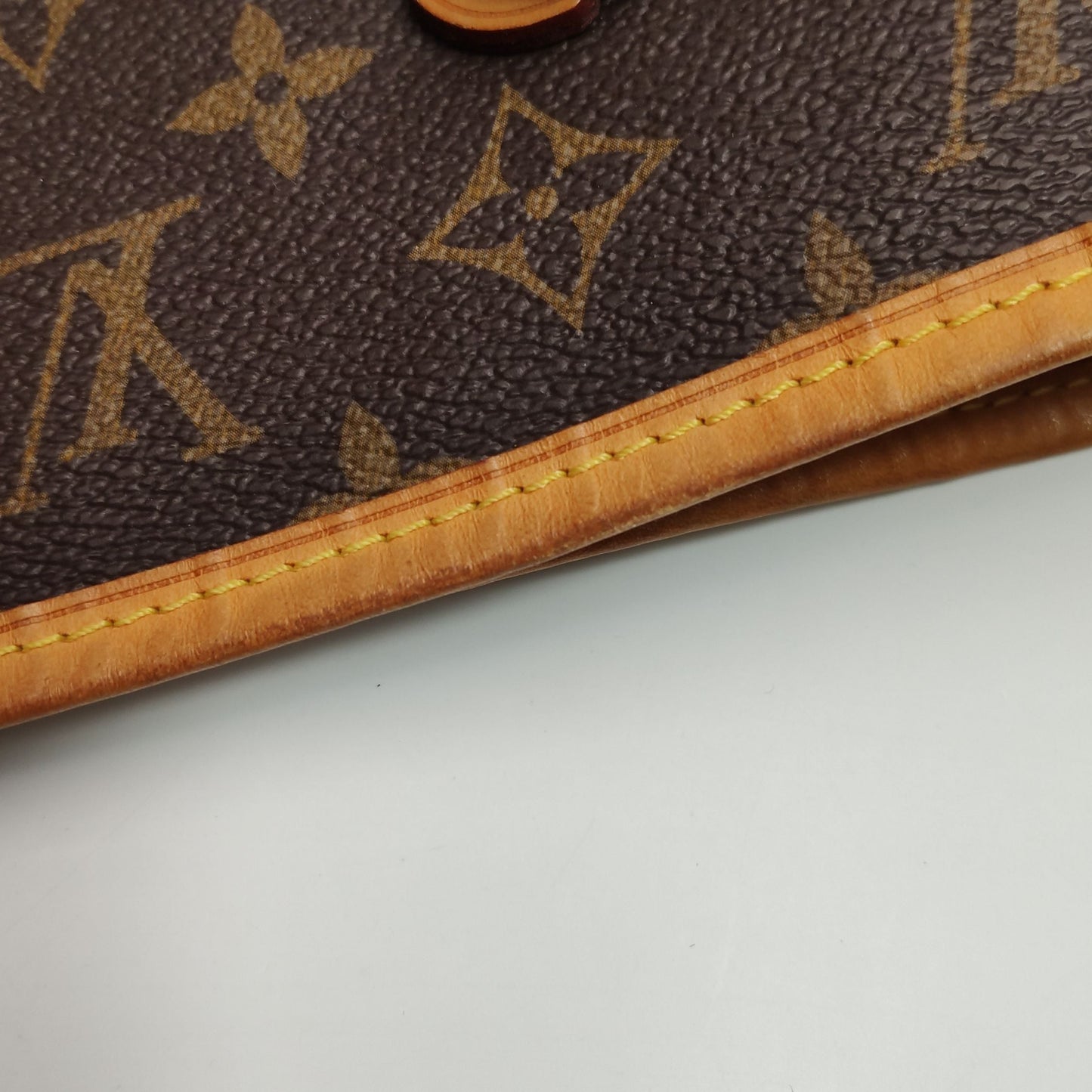 Louis Vuitton Neverfull MM Monogram Canvas Shoulder Bag 250503781176721