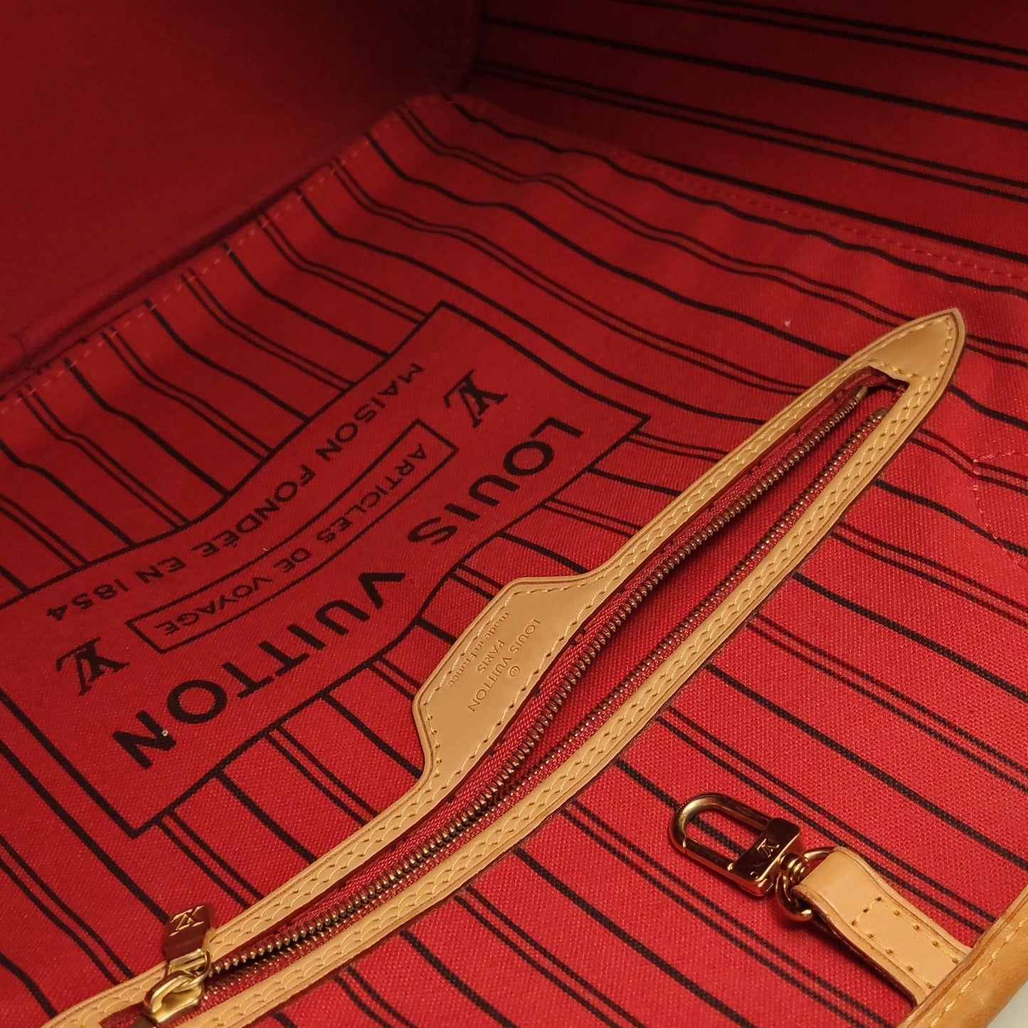 Louis Vuitton Neverfull MM Monogram Canvas Shoulder Bag 250503781176721