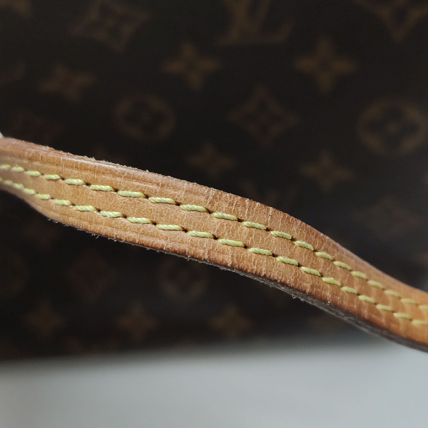 Louis Vuitton Neverfull MM Monogram Canvas Shoulder Bag 057850400444